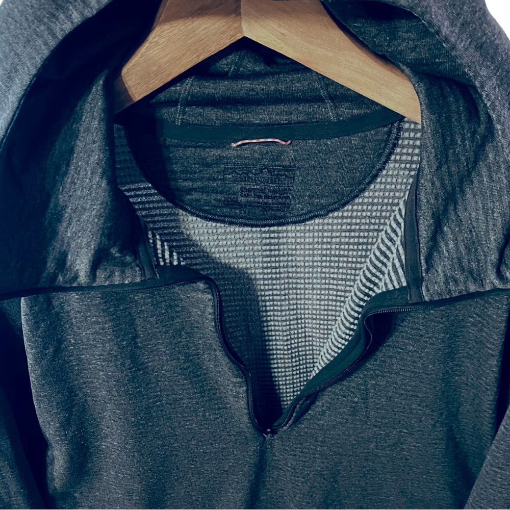 PATAGONIA CAPILENE THERMAL WEIGHT 1/2 ZIP PULLOVER FORGE GRAY HOODY. - Picture 5 of 12